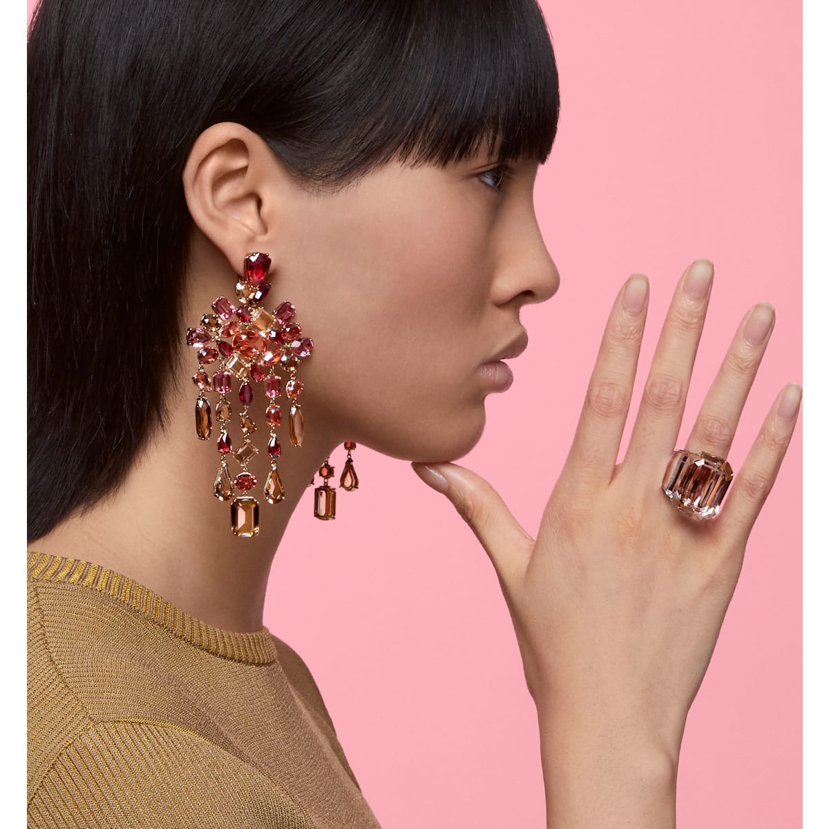 Swarovski - Gema Ohrclips, Chandelier-Ohrringe, Mehrfarbig, Goldlegierungsschicht - CRYSTAL UNTERBERGER