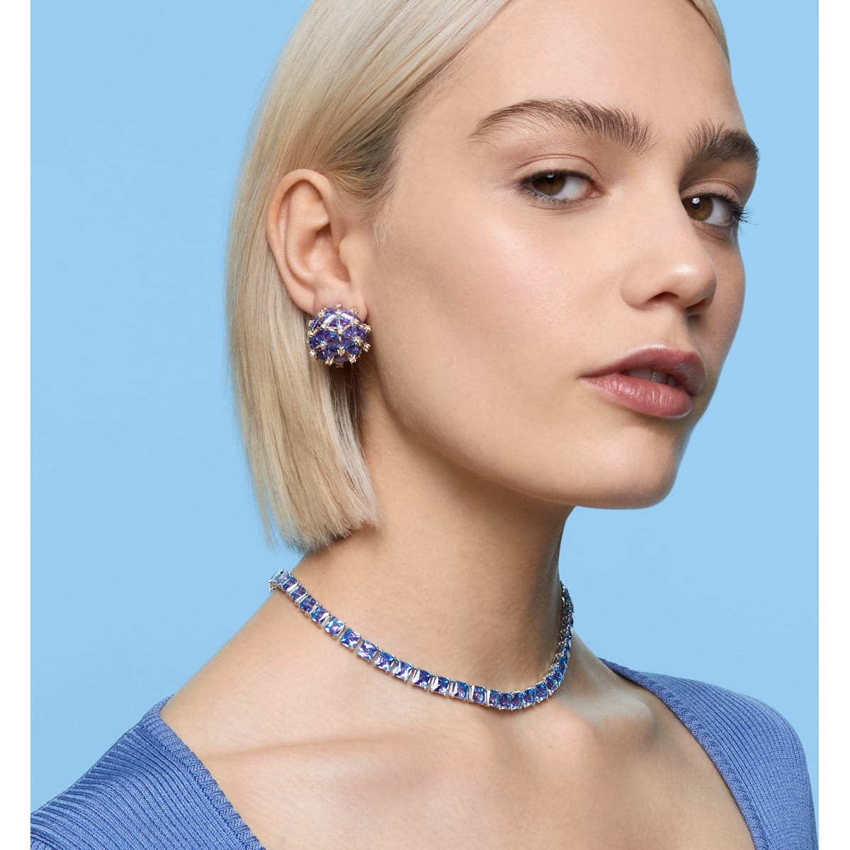 Swarovski - Curiosa Ohrstecker, Einzel, Rund, Blau, Goldlegierungsschicht - CRYSTAL UNTERBERGER