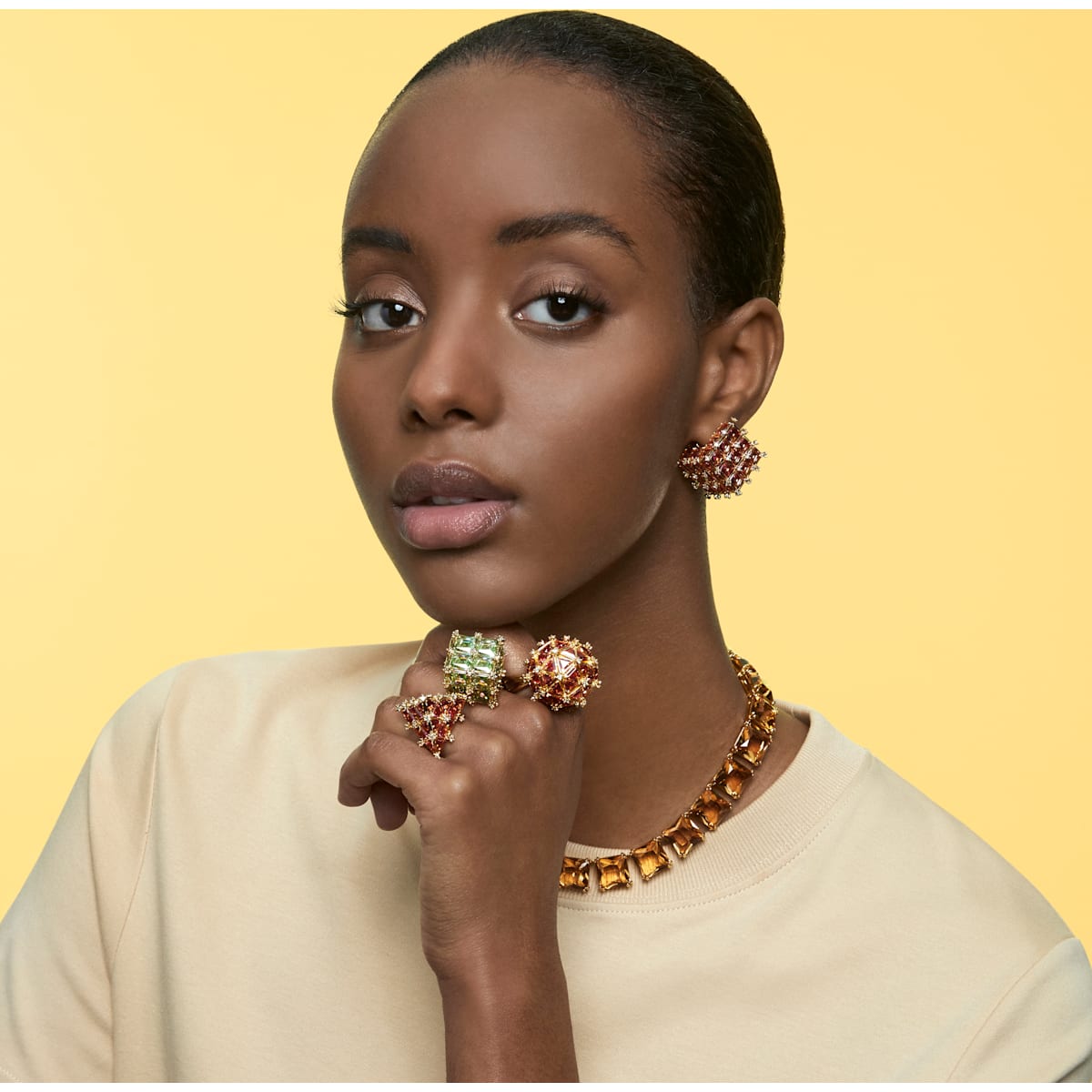 Swarovski - Curiosa Ohrstecker, Einzel, Quadrat, Orange, Goldlegierungsschicht - CRYSTAL UNTERBERGER