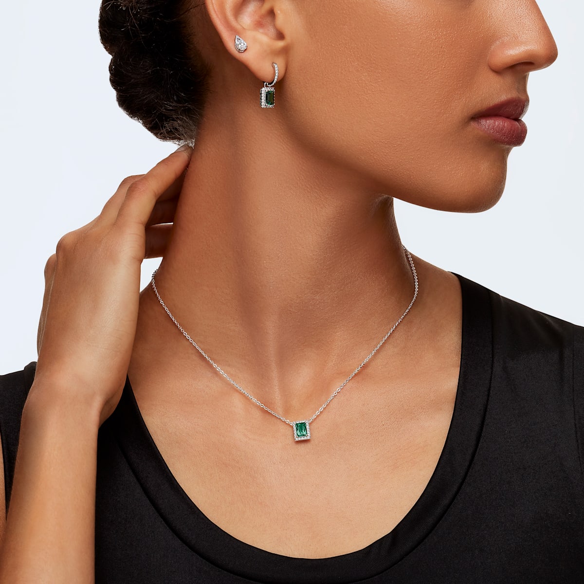 Swarovski - Attract Ohrstecker, Kristall im Tropfenschliff, Weiß, Rhodiniert - CRYSTAL UNTERBERGER