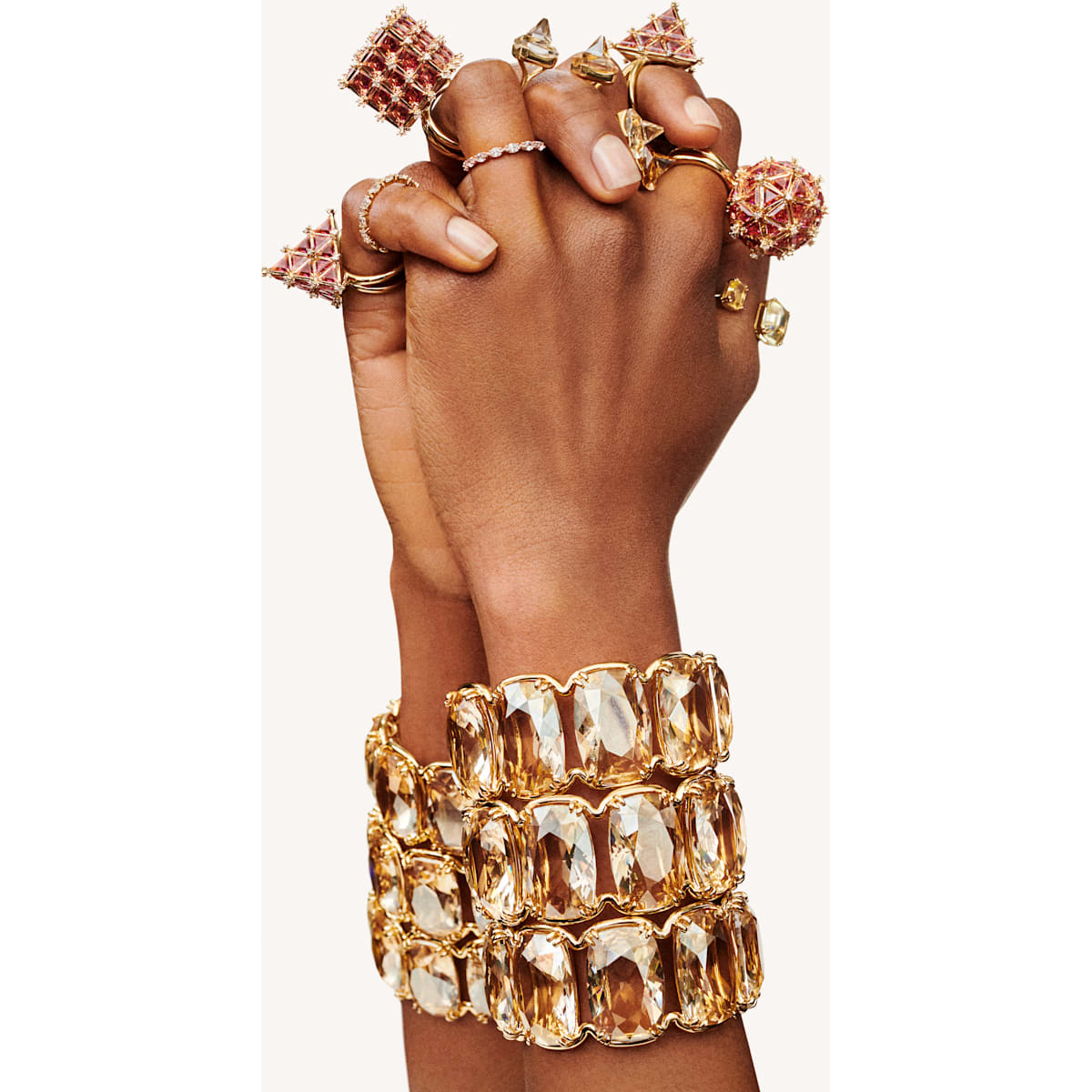 Swarovski - Harmonia Armreif, Übergroßer schwebender Kristall, Gelb, Goldlegierungsschicht - CRYSTAL UNTERBERGER