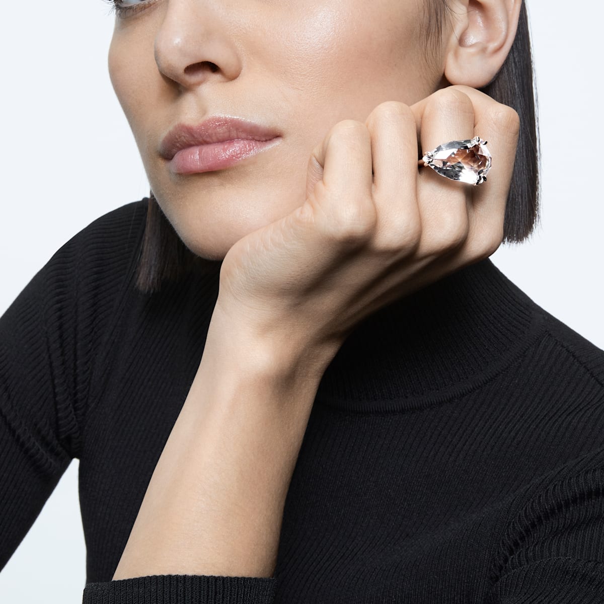 Swarovski - Mesmera Cocktail Ring, Kristall im Trilliant-Schliff, Weiss, Rhodiniert - CRYSTAL UNTERBERGER