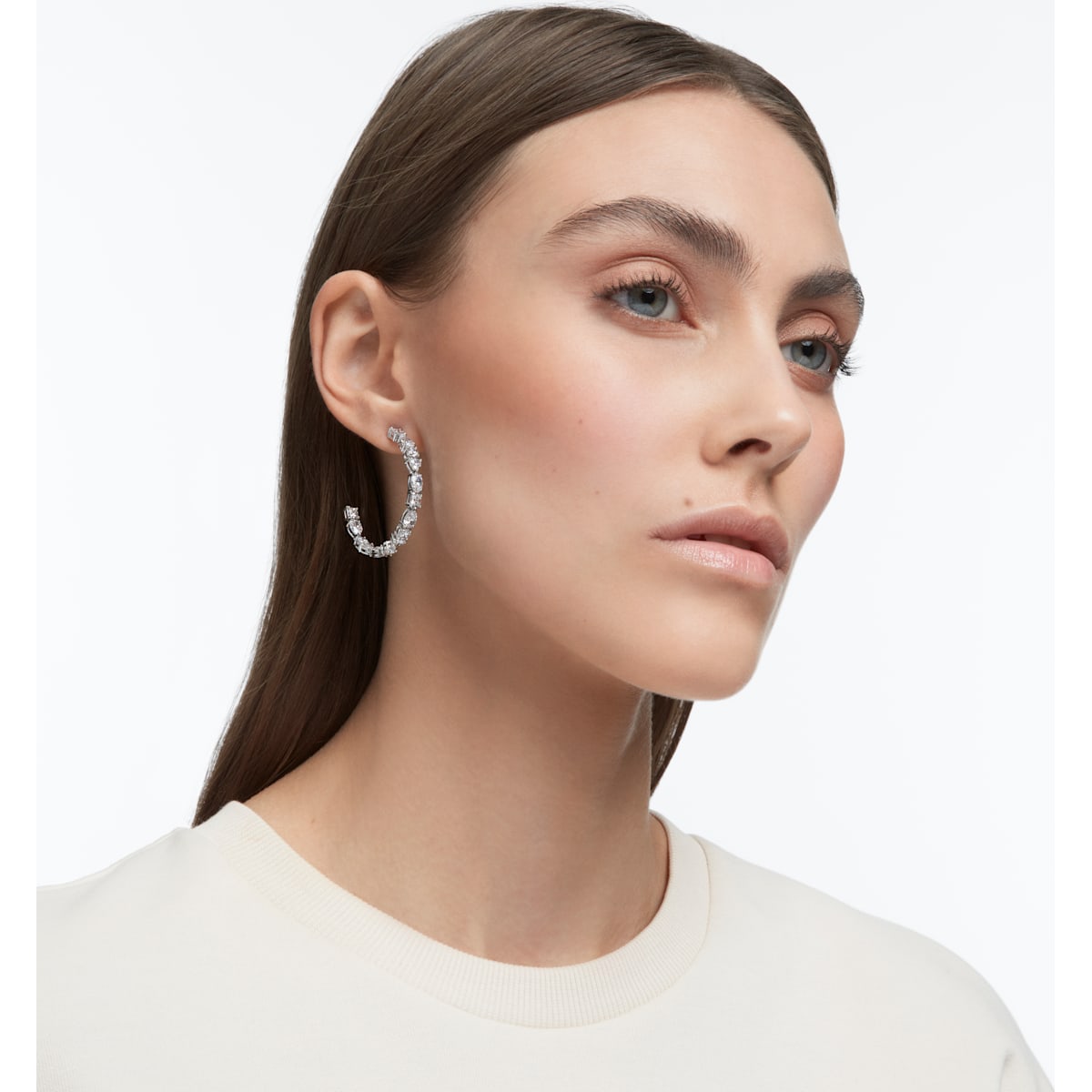 Swarovski - Tennis Deluxe Kreolen, Kristalle in einem Mix aus Schliffen, Weiss, Rhodiniert - CRYSTAL UNTERBERGER